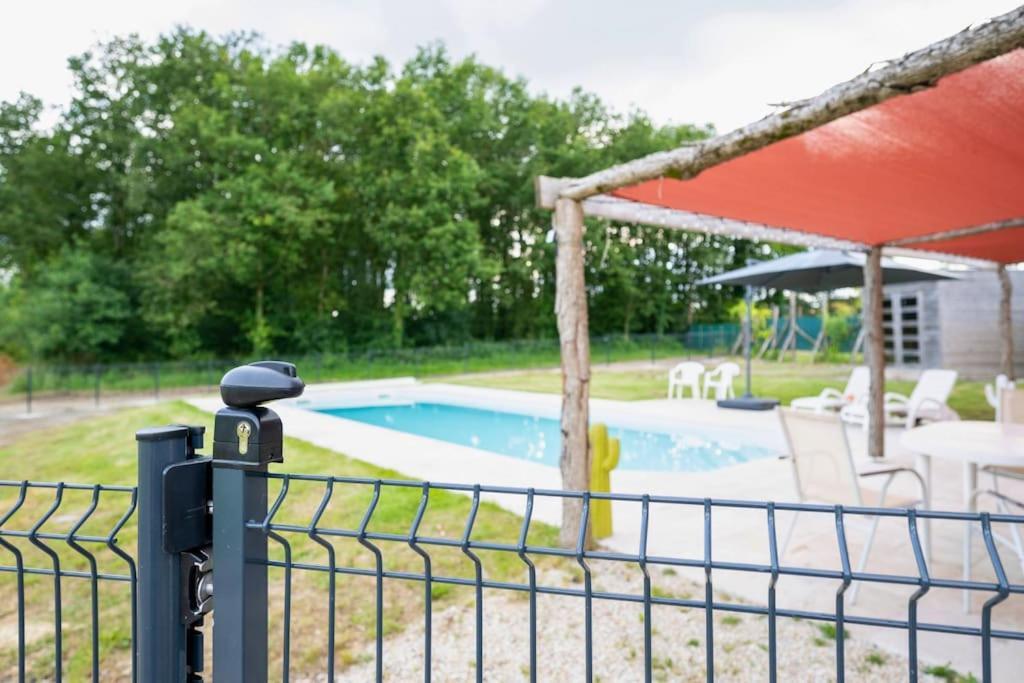 Vila L'Evasion En Pierre Piscine Et Etang Prive Sevremoine Exteriér fotografie