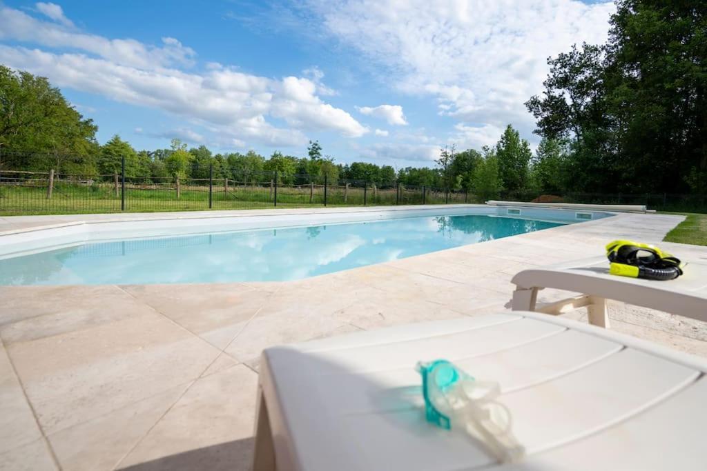 Vila L'Evasion En Pierre Piscine Et Etang Prive Sevremoine Exteriér fotografie